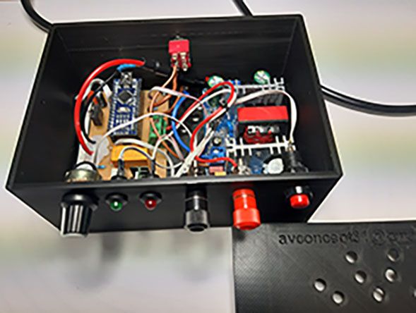 Coffret électronique câblé AvConcept31 — Arduino Nano, relais, connectique